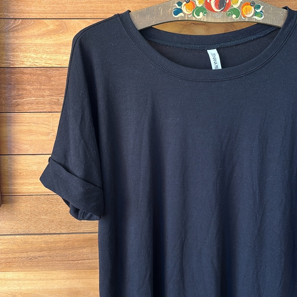 Black Flowy Tunic Tee - Picture 2 of 3